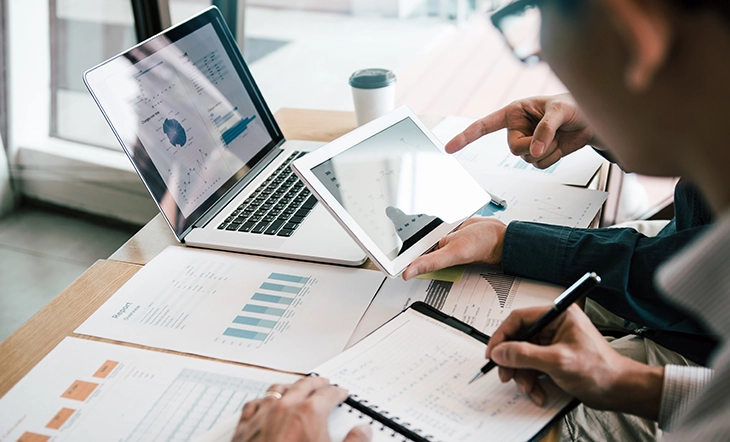 What is the cost of a financial advisor?